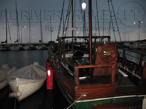 Das Kutter Motorsegelschiff auf dem Gardasee